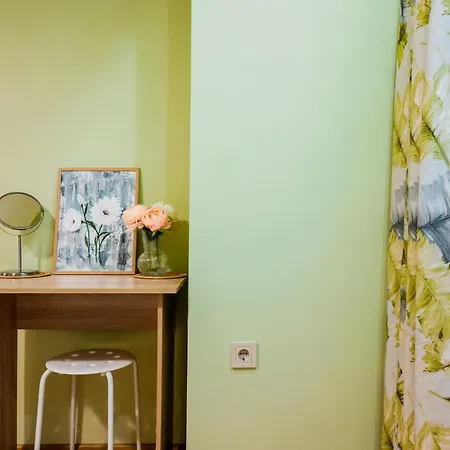 Cozy And Colorful 2bd Flat With Location Appartamento *