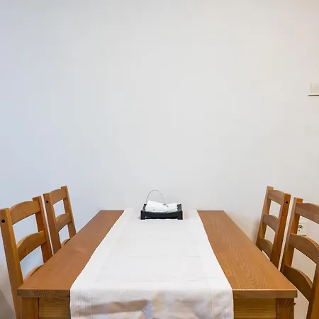 Cozy And Colorful 2bd Flat With Location